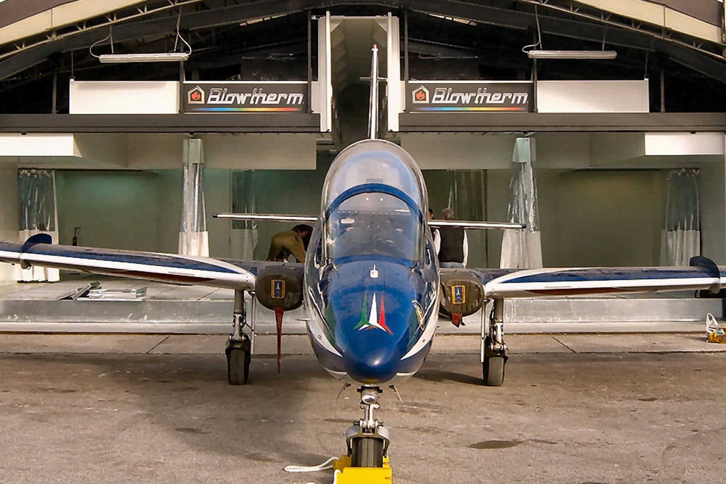 cropped-Cabina-Pintura-Blowtherm-para-aviones.jpg